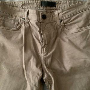 J brand.  Like new.  Fits man 5’9”